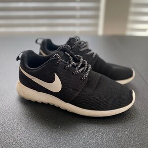 Women’s Nike Roshe